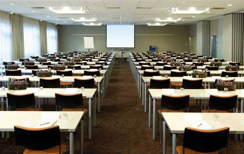 Novotel Frankfurt 4*